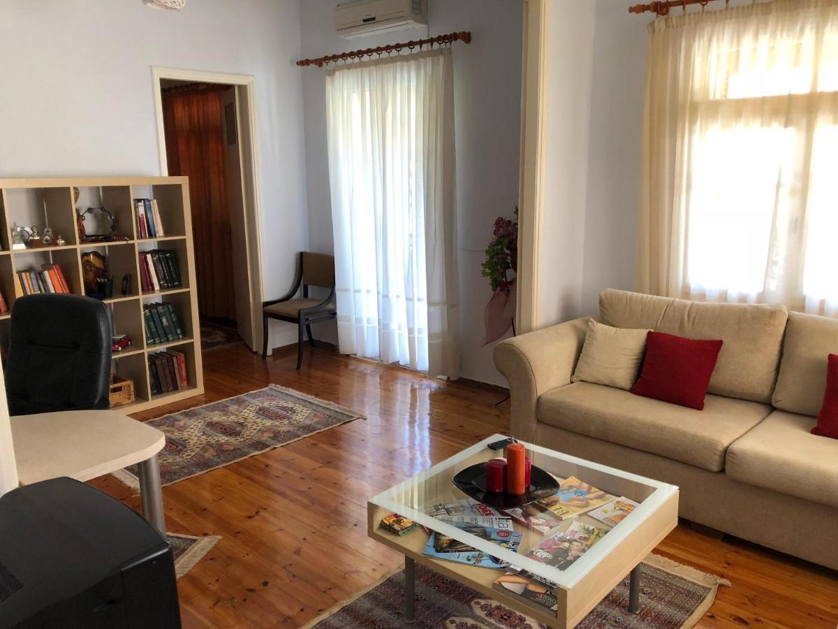 Martha IV Apartamento Amaliada Exterior foto